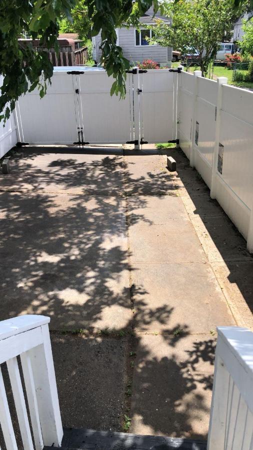 Cozzy Room With Private Entrance And Drive Way New York Eksteriør billede